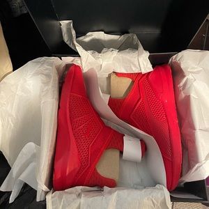 Fenty puma by rihianna never worn new in box w9/m7